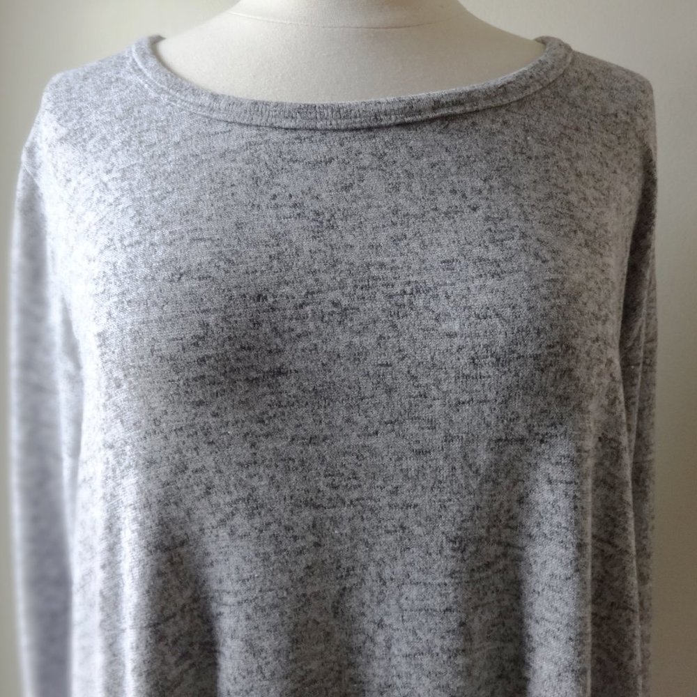 TORRID Ladies Gray Top Size 4X - Picture 3 of 12
